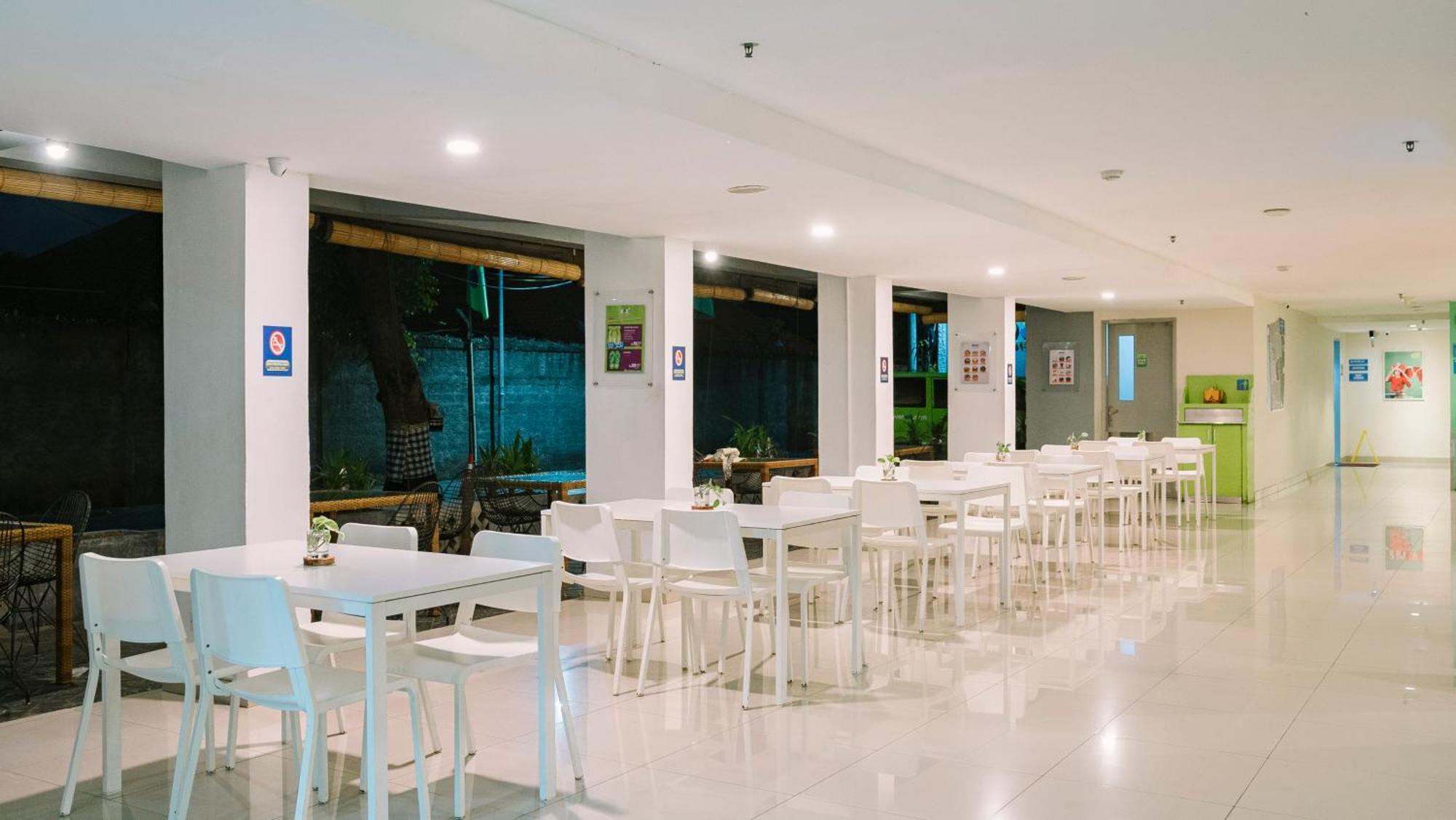 Pop! Hotel Kuta Beach Exterior foto